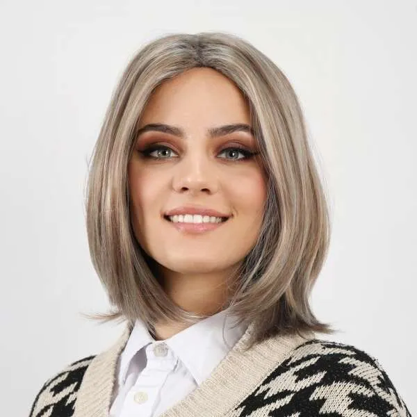 Noelle - Modern caramel-blonde bob wig